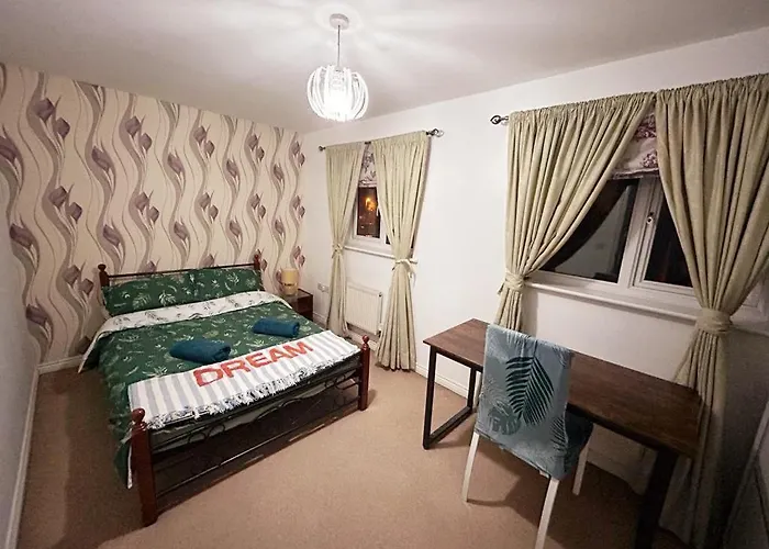 Queens Rooms, A Perfect Stay, Next To Shopping Parks And Central Manchester