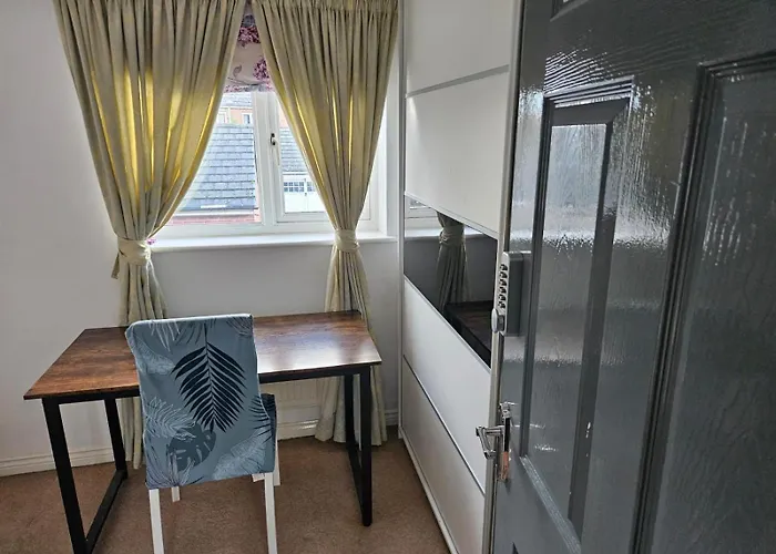 Queens Rooms, A Perfect Stay, Next To Shopping Parks And Central Manchester