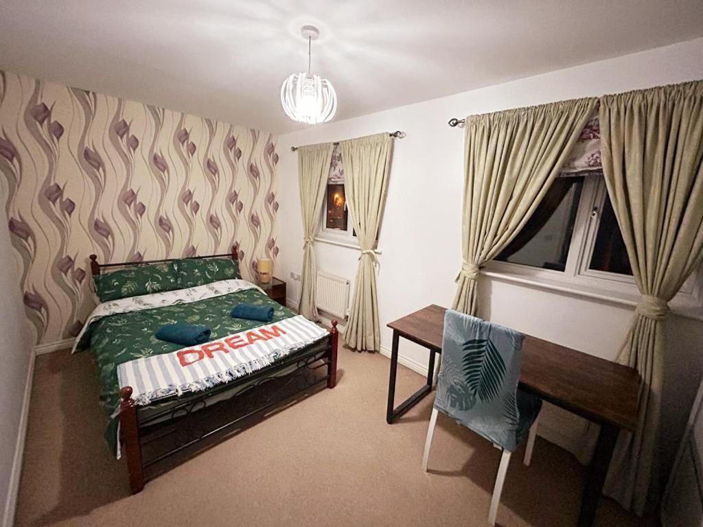 Гостевой дом Queens Rooms, A Perfect Stay, Next To Shopping Parks And Central Манчестер